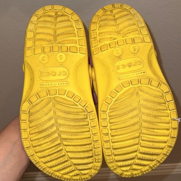 Crocs Classic Clog Yellow Unisex 5M/7W Waterproof Lightweight Comfort Slides - Picture 5 of 5